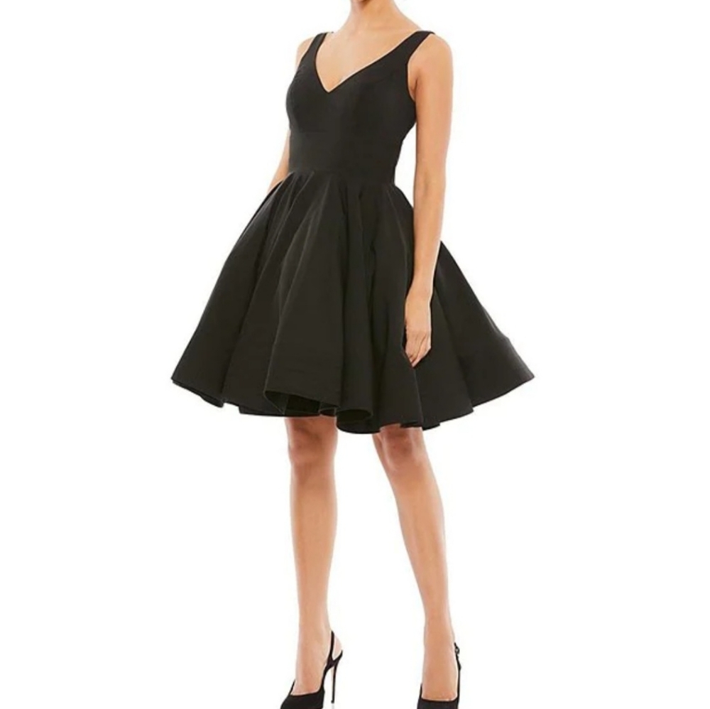 Mac Duggal sz 18